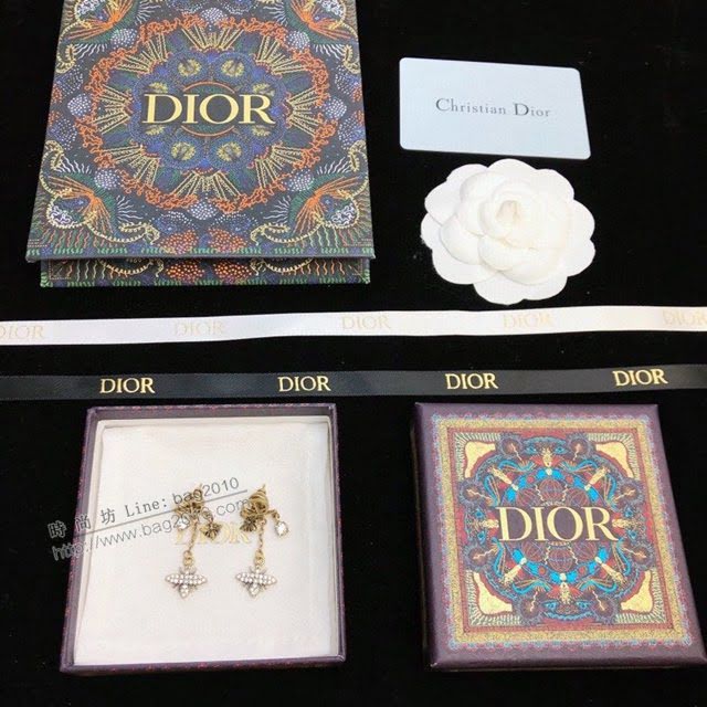 Dior飾品 迪奧經典熱銷款金色復古蝴蝶JADIOR耳釘耳環  zgd1479